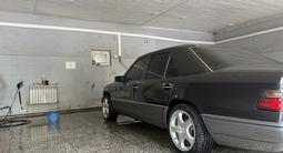 Mercedes-Benz E 200 1994 года за 2 800 000 тг. в Шымкент – фото 2