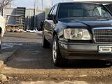 Mercedes-Benz E 200 1994 года за 2 800 000 тг. в Шымкент – фото 4