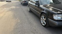 Mercedes-Benz E 200 1994 года за 2 800 000 тг. в Шымкент – фото 3