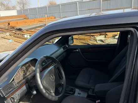 Mercedes-Benz E 200 1994 года за 2 800 000 тг. в Шымкент – фото 6