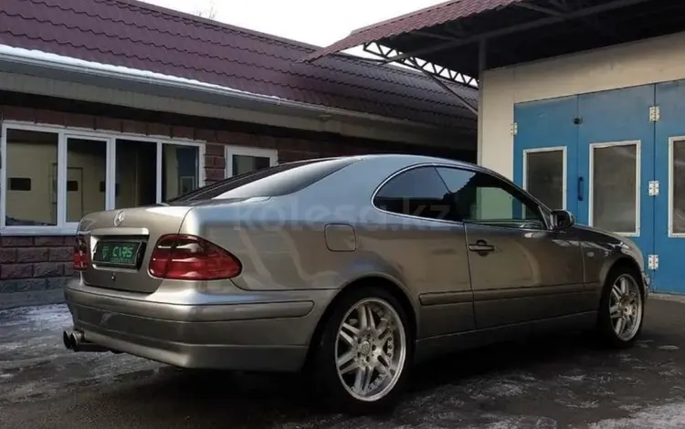 Накладка Brabus (не оригинал) на задний бампер Mercedes w208үшін35 000 тг. в Алматы