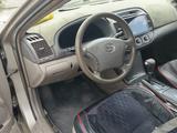 Toyota Camry 2004 года за 4 800 000 тг. в Семей – фото 2