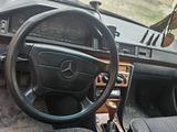 Mercedes-Benz E 200 1993 года за 1 200 000 тг. в Аксукент – фото 4