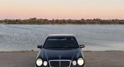 Mercedes-Benz E 240 1997 годаүшін4 100 000 тг. в Жезказган