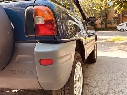 Toyota RAV4 1996 года за 2 400 000 тг. в Алматы – фото 13