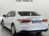 Toyota Camry 2023 года за 17 500 000 тг. в Астана – фото 2