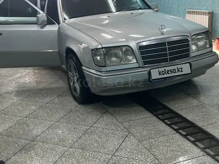 Mercedes-Benz E 200 1995 года за 2 500 000 тг. в Тараз – фото 6