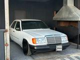 Mercedes-Benz E 200 1985 года за 750 000 тг. в Тараз – фото 3