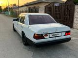 Mercedes-Benz E 200 1985 года за 750 000 тг. в Тараз – фото 2