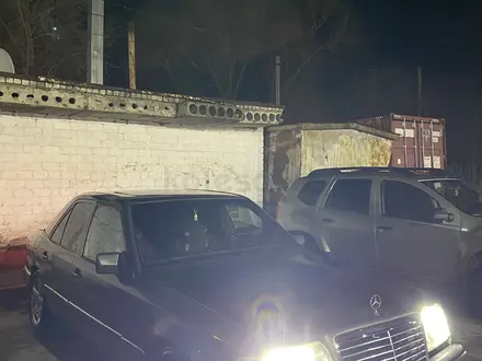 Mercedes-Benz E 200 1991 года за 1 400 000 тг. в Павлодар