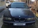 BMW 528 1999 года за 2 250 000 тг. в Шымкент