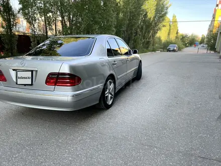 Mercedes-Benz E 320 2001 года за 6 200 000 тг. в Актобе – фото 4