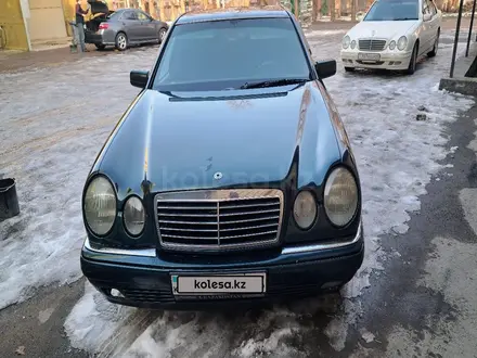 Mercedes-Benz E 230 1996 года за 2 800 000 тг. в Алматы