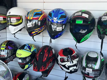 Шлема, перчатки, мотокуртки… за 15 000 тг. в Актобе – фото 2
