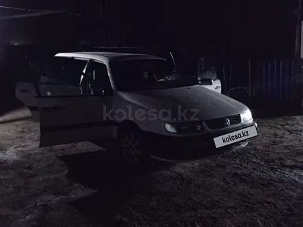 Volkswagen Passat 1993 года за 1 500 000 тг. в Денисовка – фото 8