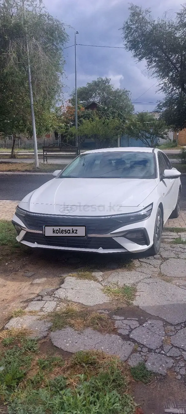Hyundai Elantra, 2024