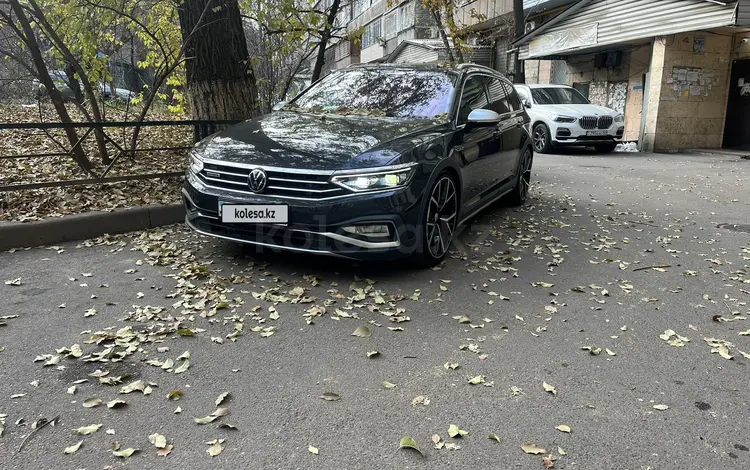 Volkswagen Passat 2022 годаfor21 000 000 тг. в Алматы