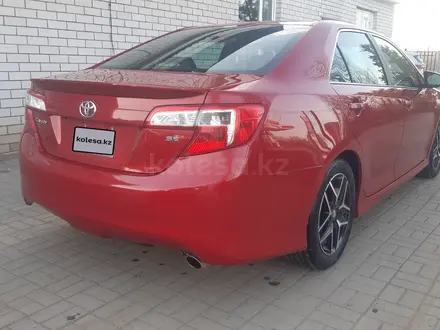 Toyota Camry 2014 года за 6 000 000 тг. в Актобе – фото 7