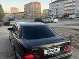 Mercedes-Benz E 280 1997 годаfor3 400 000 тг. в Актобе – фото 2