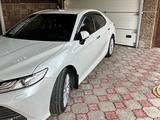 Toyota Camry 2018 года за 16 000 000 тг. в Алматы – фото 4