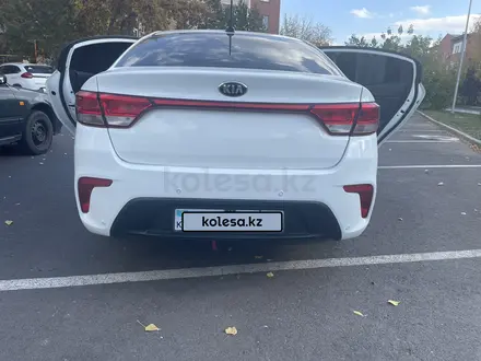 Kia Rio 2019 года за 7 800 000 тг. в Астана – фото 2