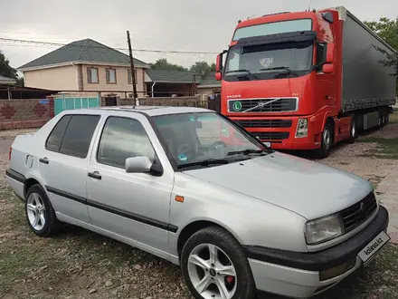 Volkswagen Vento 1993 года за 1 900 000 тг. в Алматы – фото 3