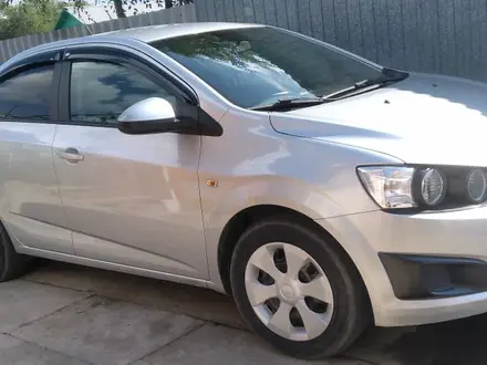 Chevrolet Aveo 2013 года за 3 100 000 тг. в Семей – фото 3