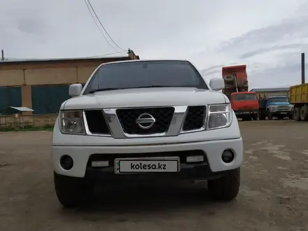 Nissan Navara 2008 года за 5 900 000 тг. в Уральск – фото 2