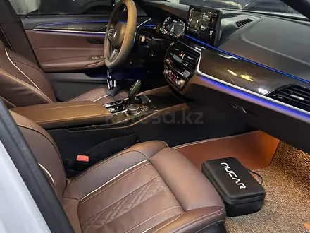 BMW 550 2023 года за 45 000 000 тг. в Алматы – фото 16