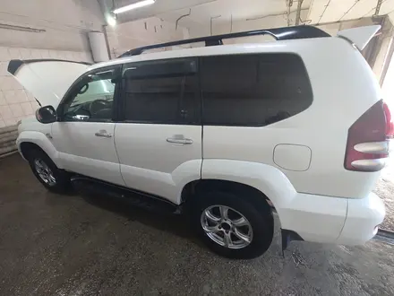 Toyota Land Cruiser Prado 2006 года за 10 000 000 тг. в Семей – фото 3