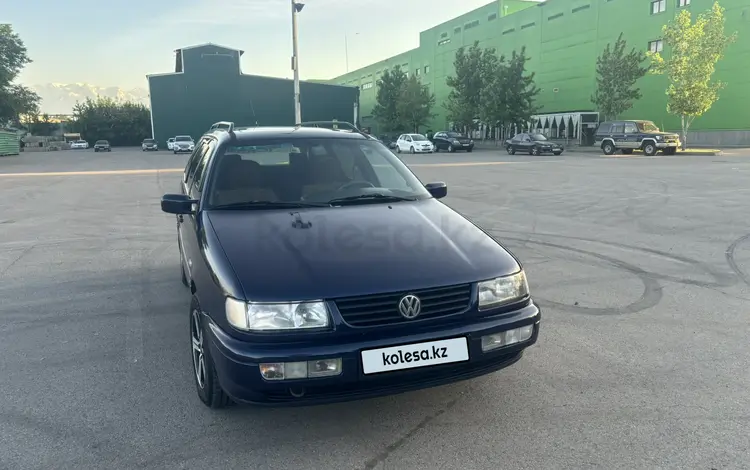 Volkswagen Passat 1994 годаүшін2 390 000 тг. в Алматы