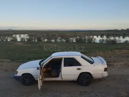 Mercedes-Benz E 230 1988 года за 1 000 000 тг. в Уштобе