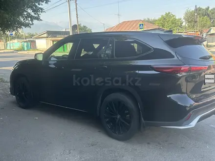 Toyota Highlander 2023 года за 25 500 000 тг. в Алматы – фото 3