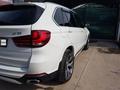 BMW X5 2017 года за 22 500 000 тг. в Алматы – фото 5