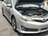 Toyota Camry 2013 года за 10 000 тг. в Атырау – фото 3