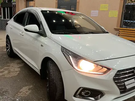 Hyundai Accent 2019 года за 8 000 000 тг. в Жанаозен – фото 4