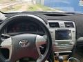 Toyota Camry 2006 года за 4 100 000 тг. в Актобе – фото 5