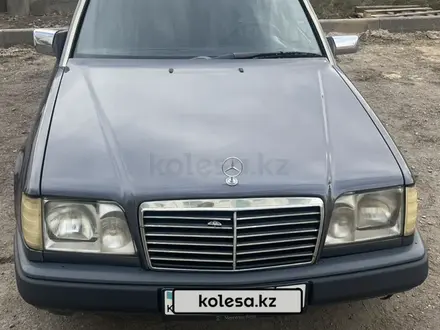 Mercedes-Benz E 220 1995 года за 2 000 000 тг. в Жезказган