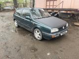 Volkswagen Golf 1995 года за 900 000 тг. в Астана