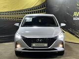 Hyundai Accent 2021 года за 8 350 000 тг. в Актобе – фото 2