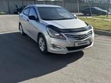 Hyundai Solaris 2015 года за 4 200 000 тг. в Астана – фото 2