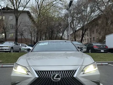 Lexus ES 250 2021 года за 22 500 000 тг. в Алматы – фото 4