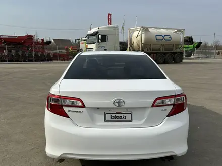 Toyota Camry 2014 года за 5 400 000 тг. в Уральск – фото 6