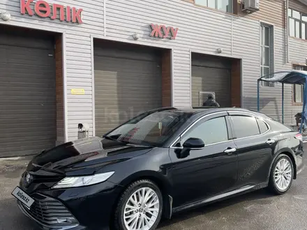 Toyota Camry 2019 года за 15 500 000 тг. в Талдыкорган – фото 2