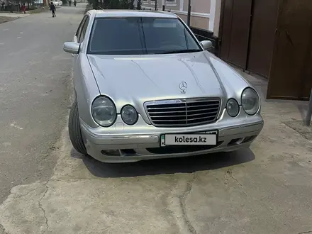 Mercedes-Benz E 320 2000 года за 5 500 000 тг. в Туркестан – фото 2