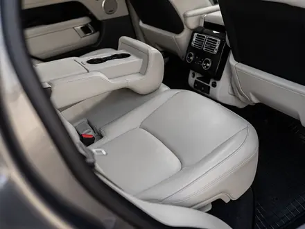 Land Rover Range Rover 2018 года за 30 000 000 тг. в Алматы – фото 27