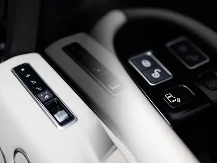 Land Rover Range Rover 2018 года за 30 000 000 тг. в Алматы – фото 30