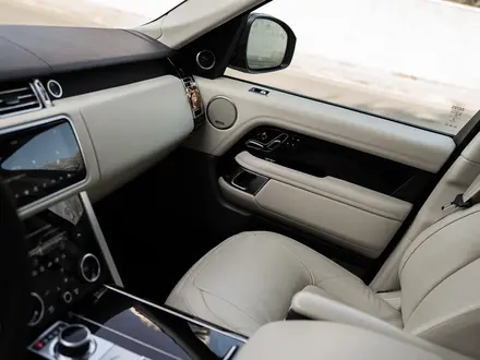 Land Rover Range Rover 2018 года за 30 000 000 тг. в Алматы – фото 31