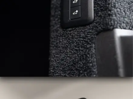 Land Rover Range Rover 2018 года за 30 000 000 тг. в Алматы – фото 32