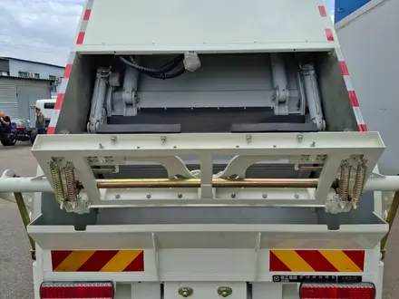 КамАЗ  Мусоровоз XCMG на шасси КАМАЗ-53605 2026 года в Алматы – фото 13